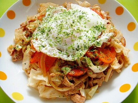 乾麺で☆目玉焼き乗せ焼きうどん